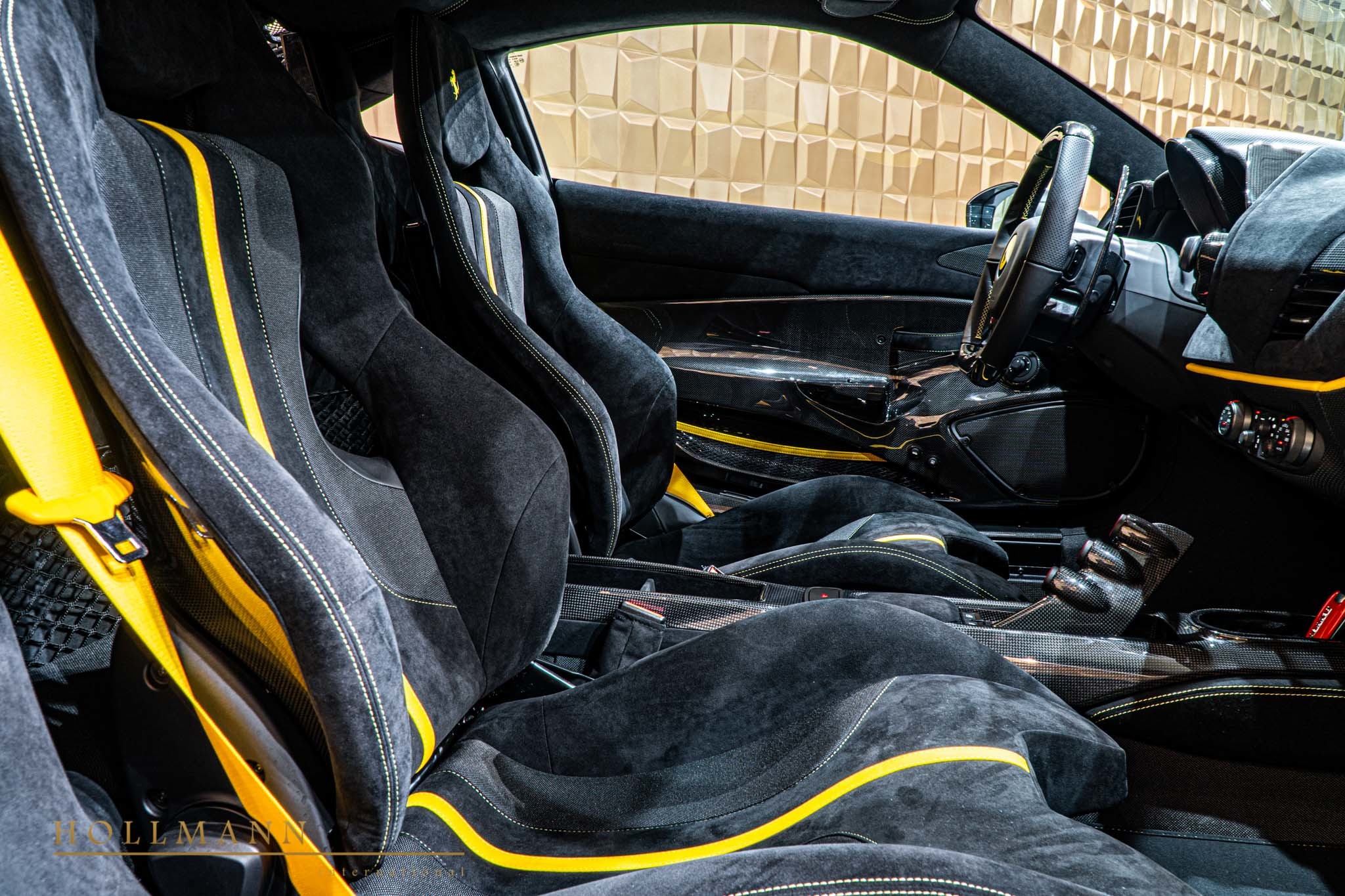 2020 Ferrari 488 Pista, 4/17