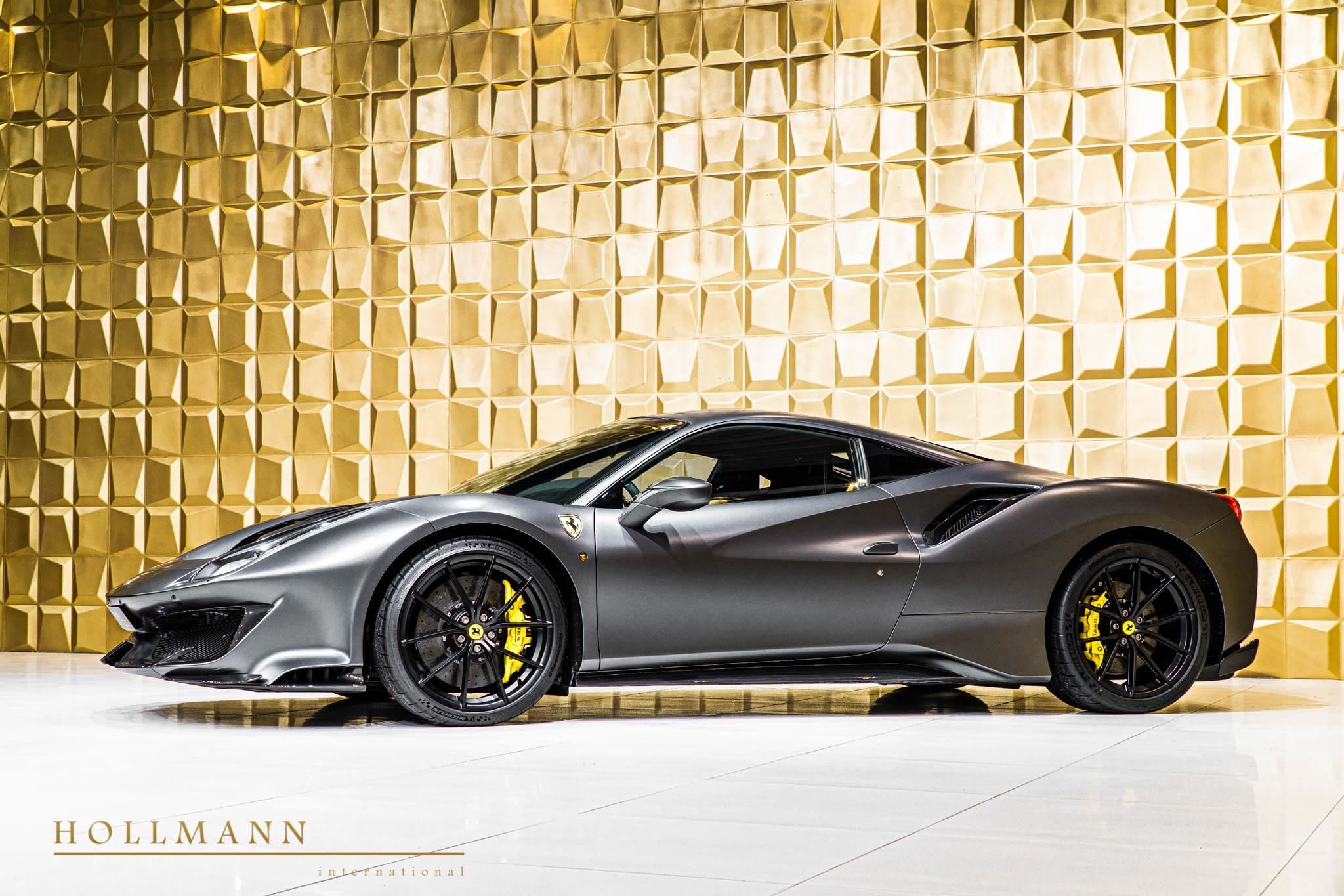 2020 Ferrari 488 Pista, 16/17