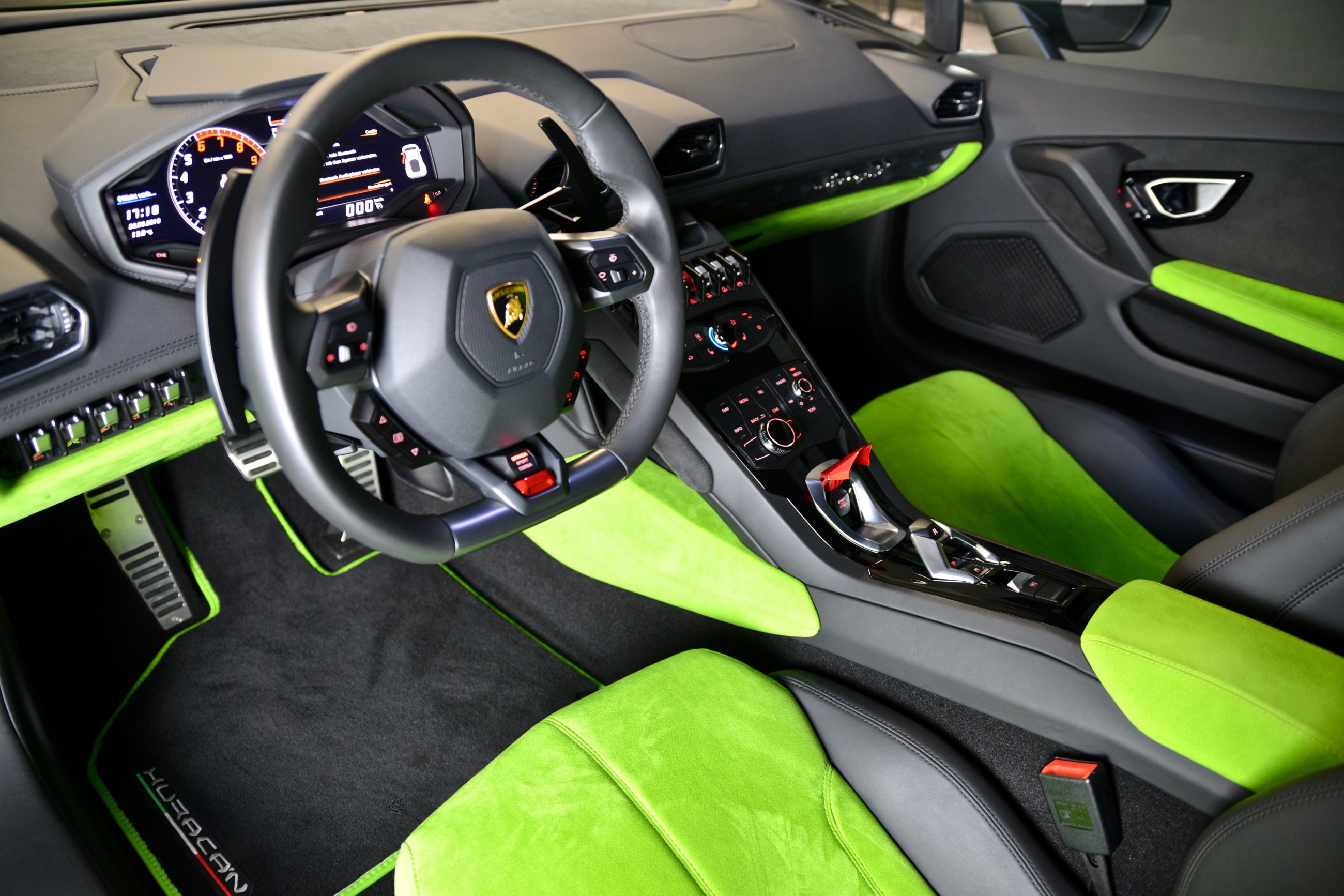 2020 Lamborghini Hurac LP610-4, 3/14