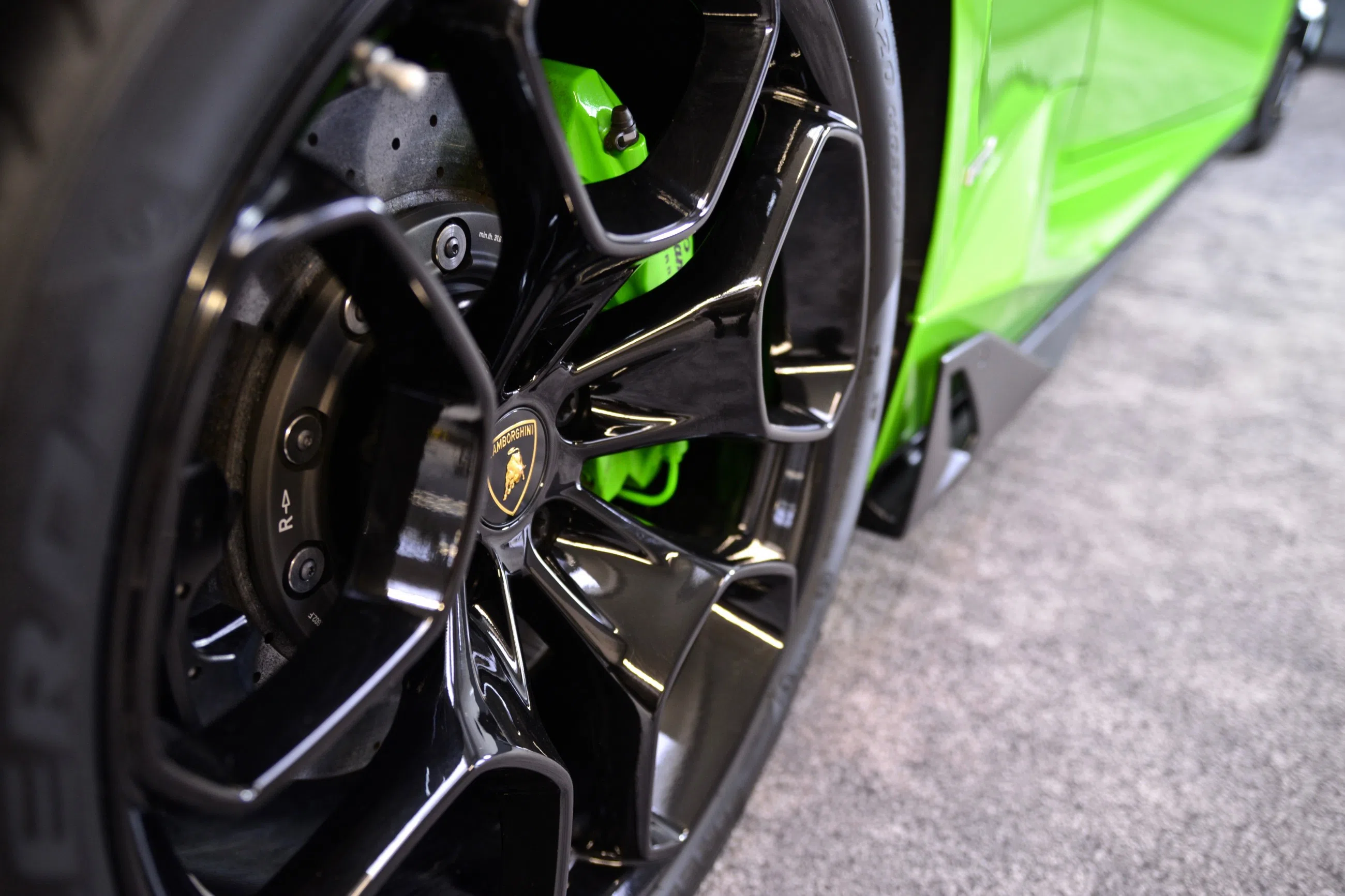 2020 Lamborghini Hurac LP610-4 wheel