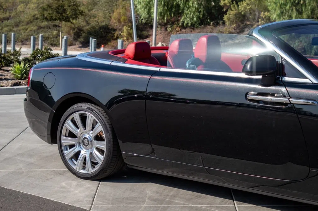 2016 Rolls-Royce Dawn, exterior, Black