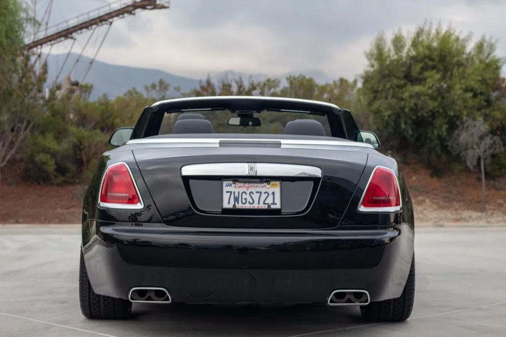 2016 Rolls-Royce Dawn, exterior, Black