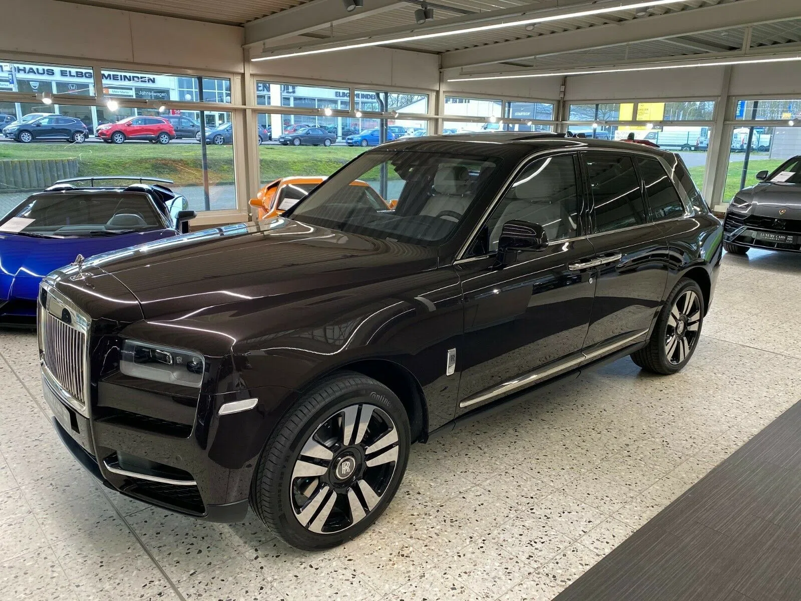 2020 Rolls-Royce Cullinan for sale, exterior, Braun Metallic