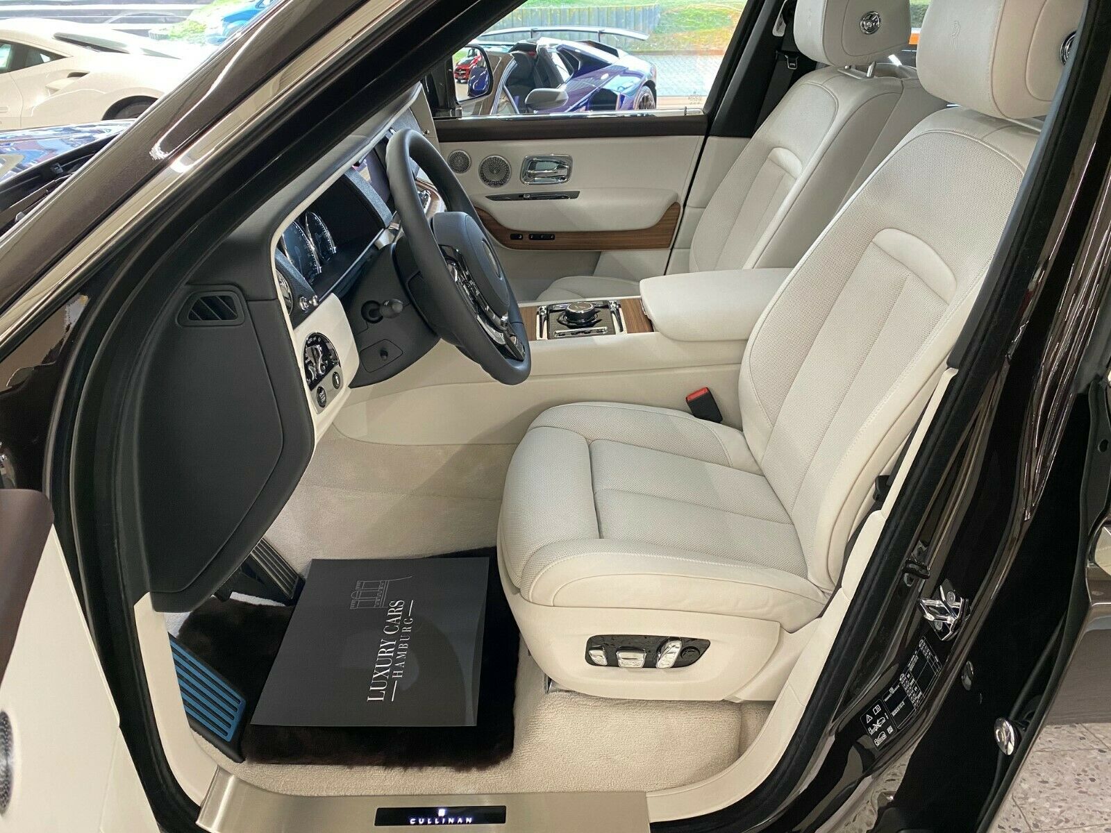 2020 Rolls-Royce Cullinan, 7/20