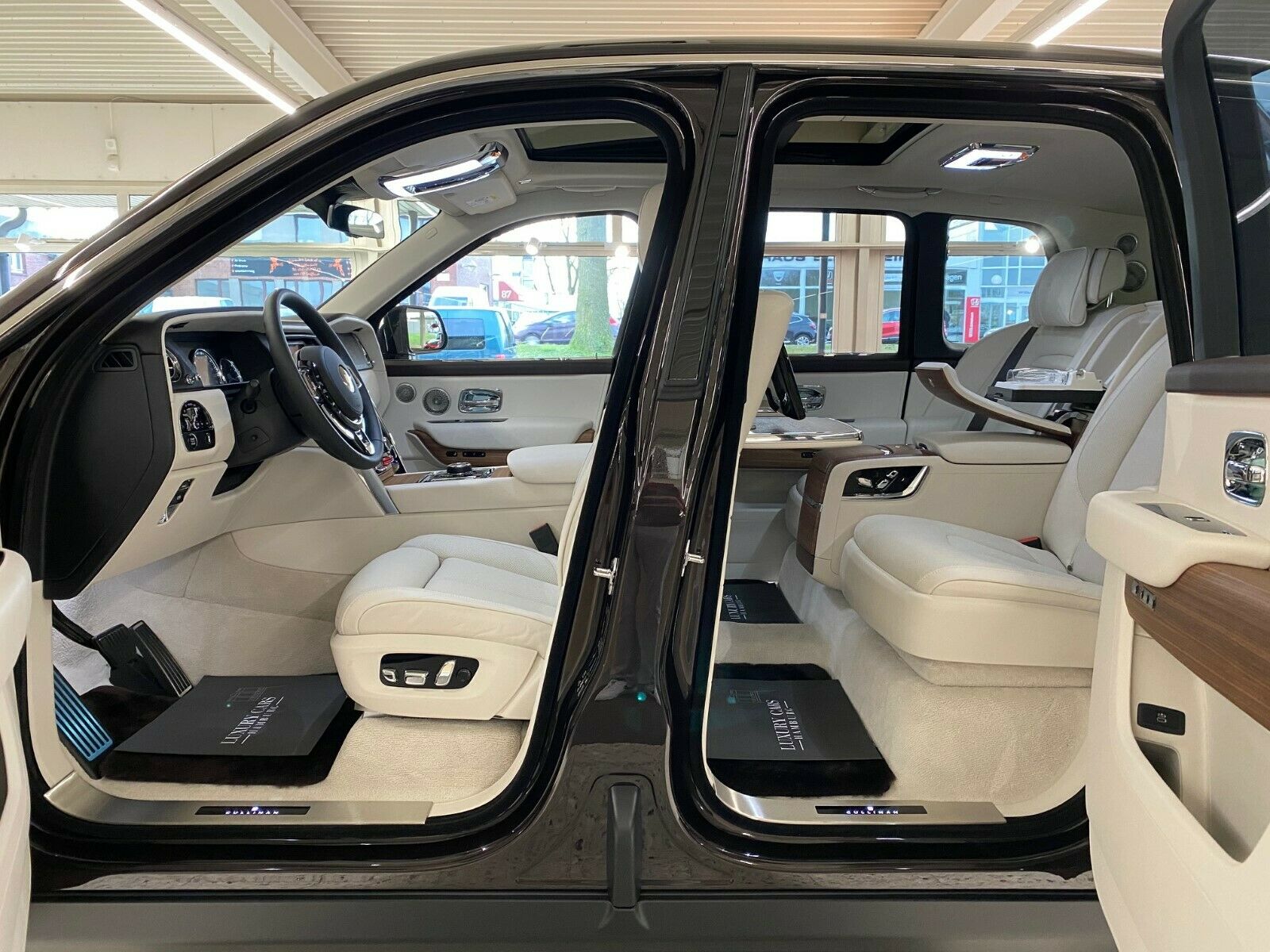 2020 Rolls-Royce Cullinan, 10/20