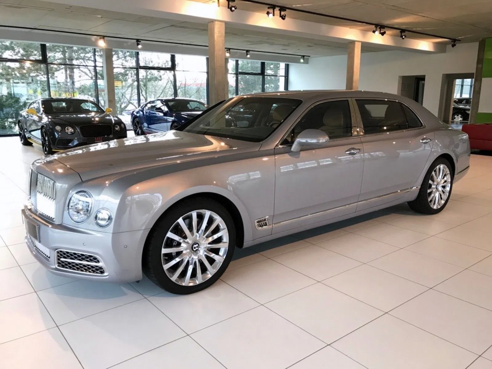 2016 Bentley Mulsanne Extended Wheelbase "Mulliner" for sale, exterior, Silber Metallic