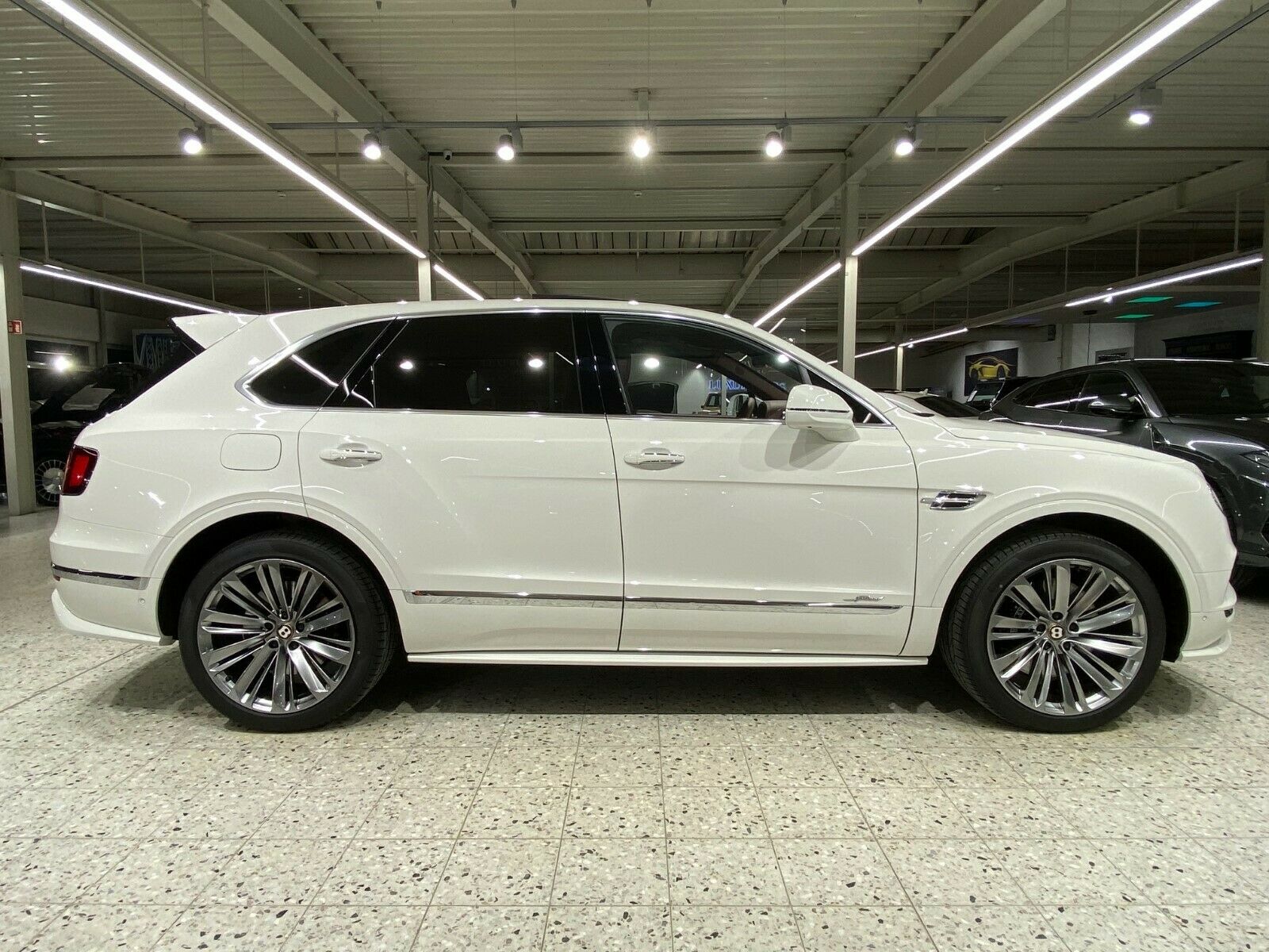 2019 Bentley Bentayga, 8/18