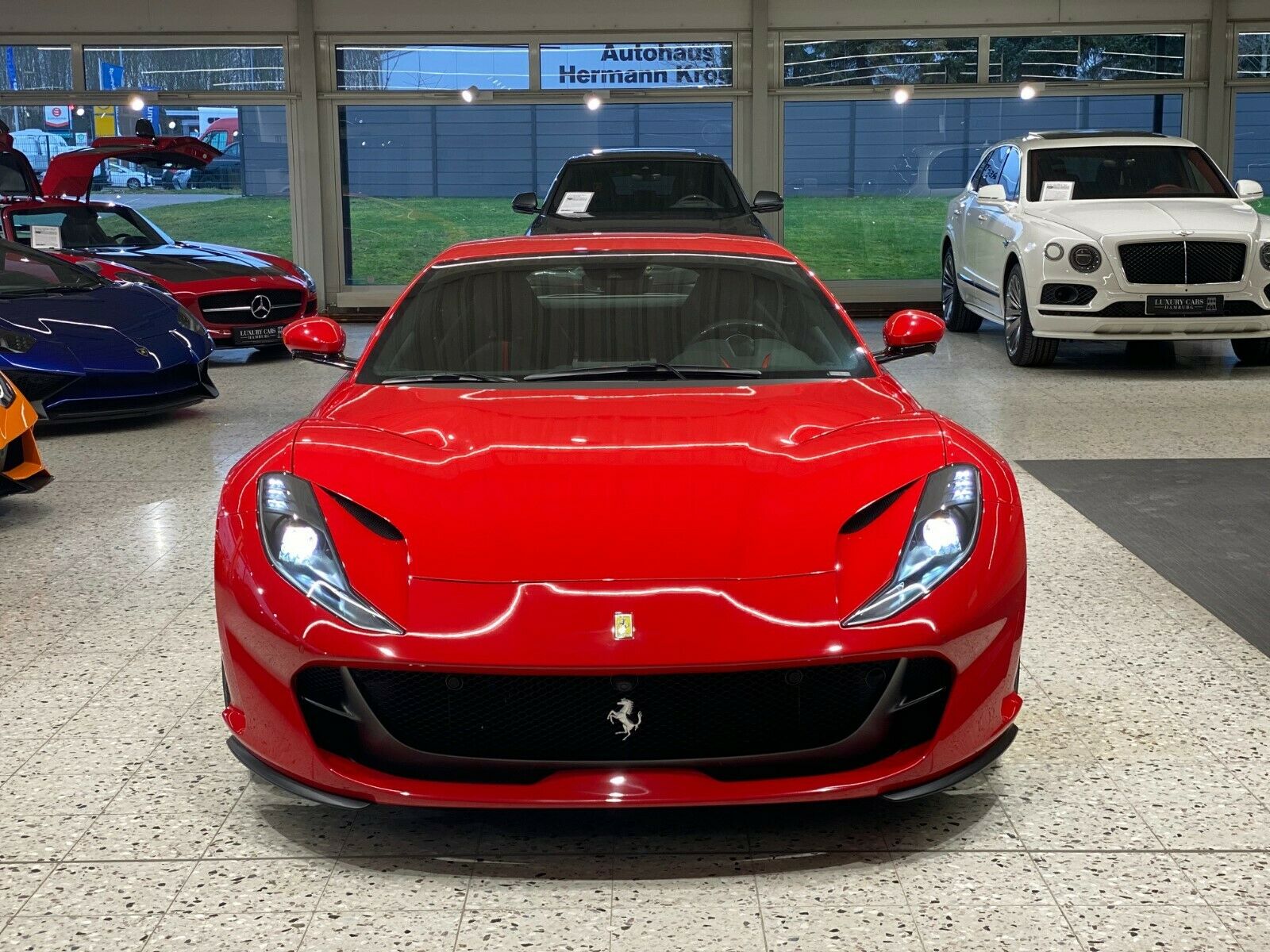 2020 Ferrari 812 Superfast, 2/14
