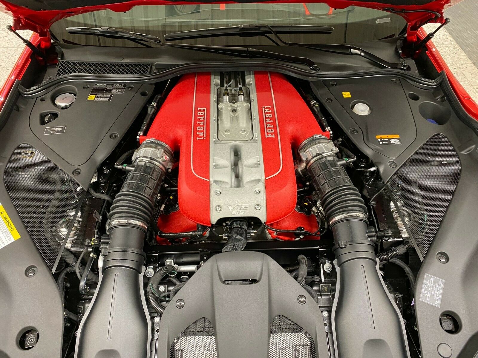 2020 Ferrari 812 Superfast, 10/14