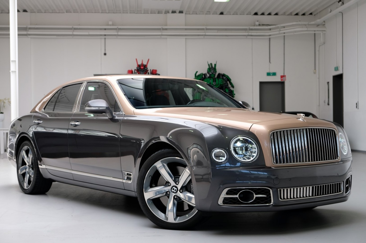 2017 Bentley Mulsanne Speed Mulliner Rose Gold over Magnetic metallic