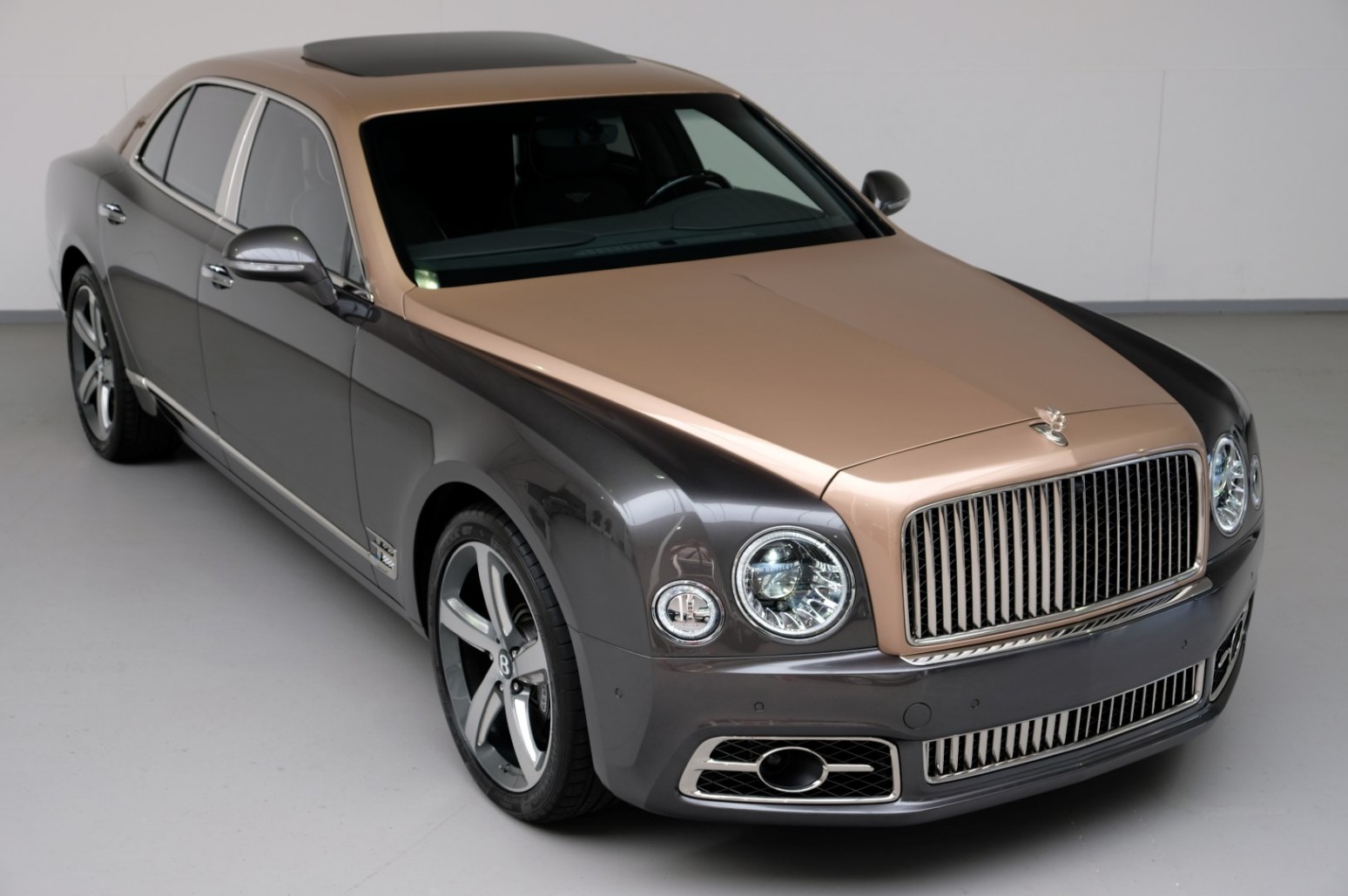 2017 Bentley Mulsanne Speed Mulliner Rose Gold over Magnetic metallic, 2/20