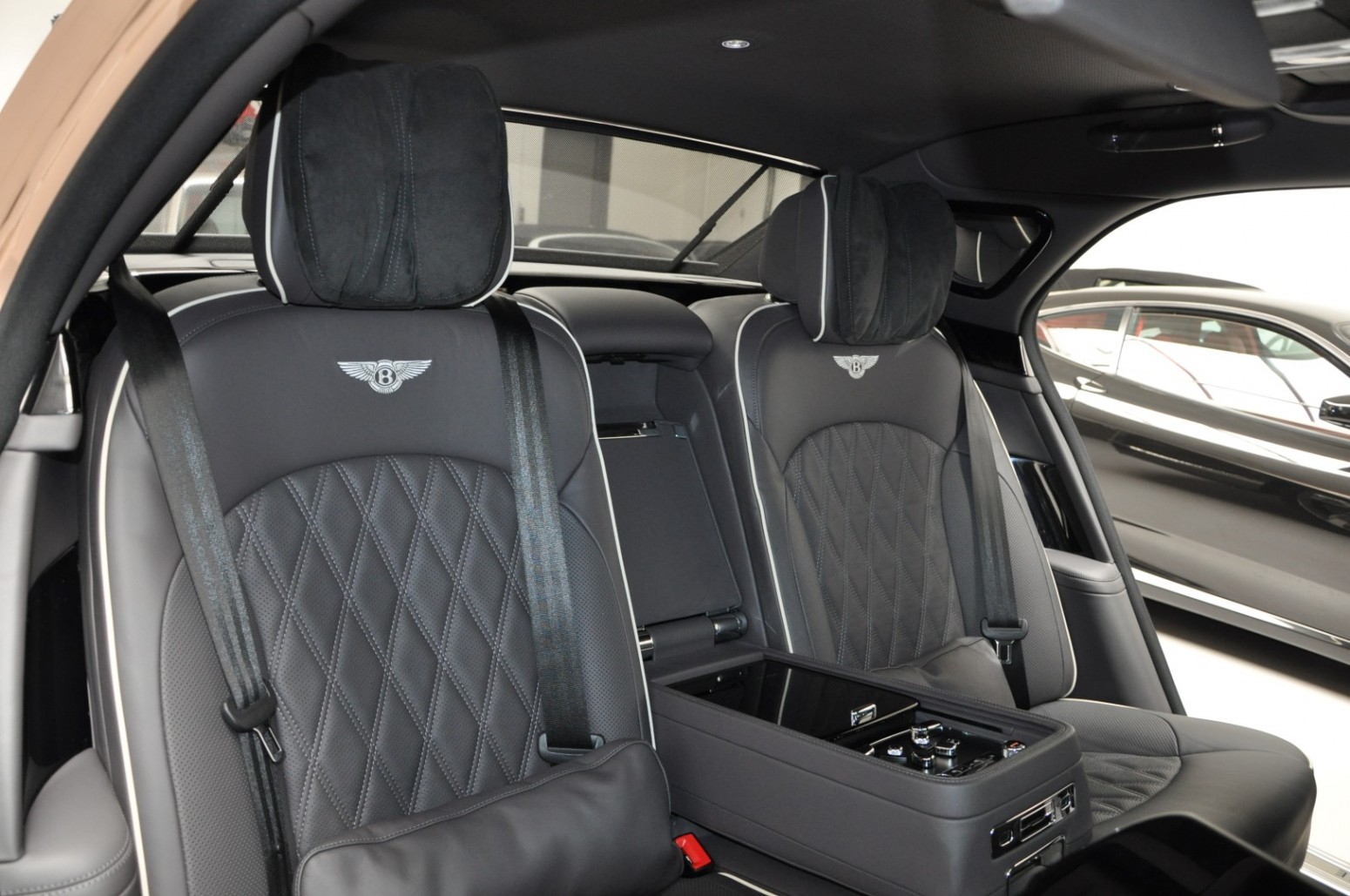 2017 Bentley Mulsanne Speed Mulliner Rose Gold over Magnetic metallic, 6/20