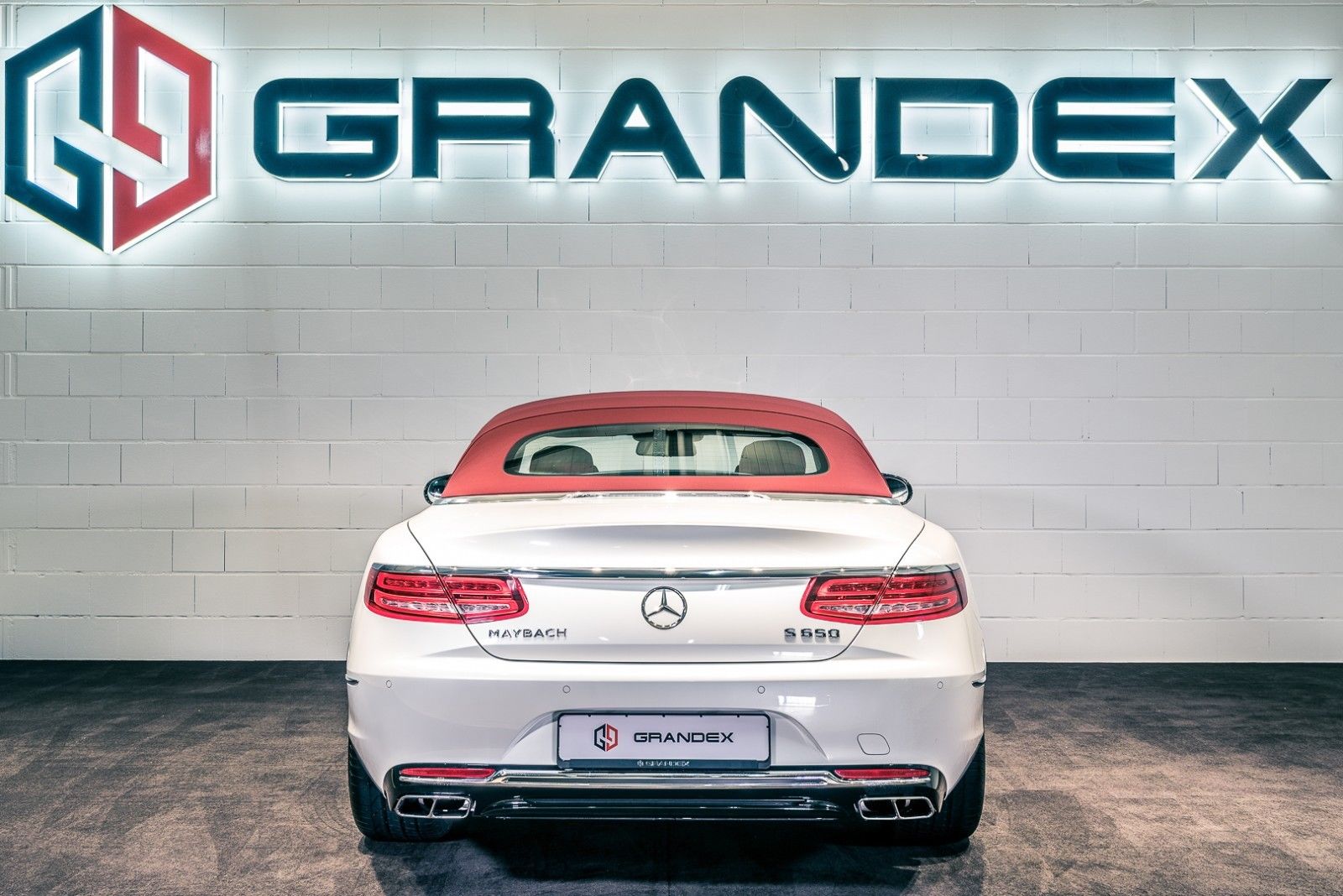 2017 Mercedes-Maybach S650 Cabrio, 2/19