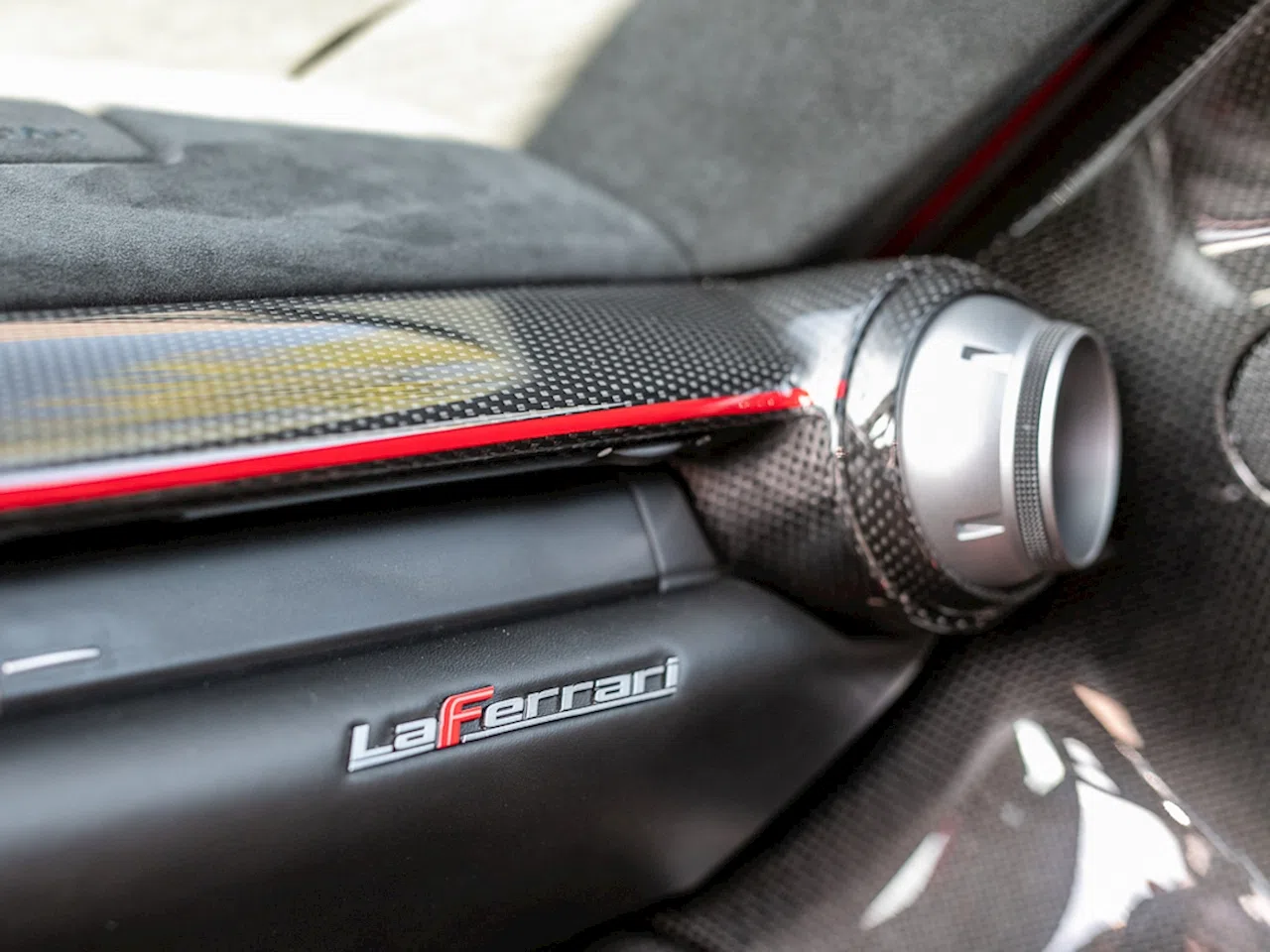 2014 Ferrari LaFerrari interior, Nero Leather & Rosso Piping