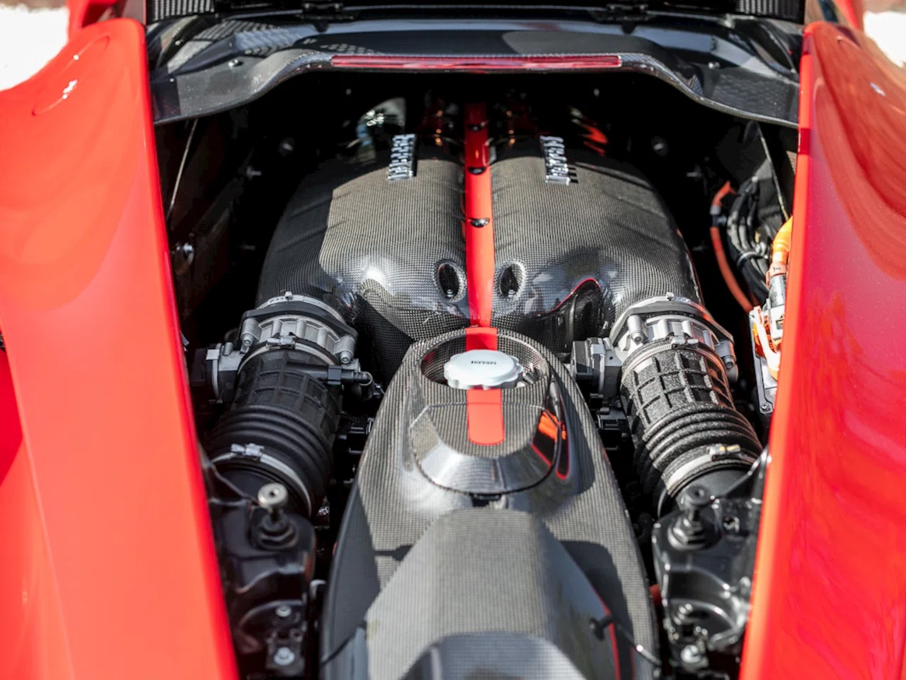 2014 Ferrari LaFerrari engine