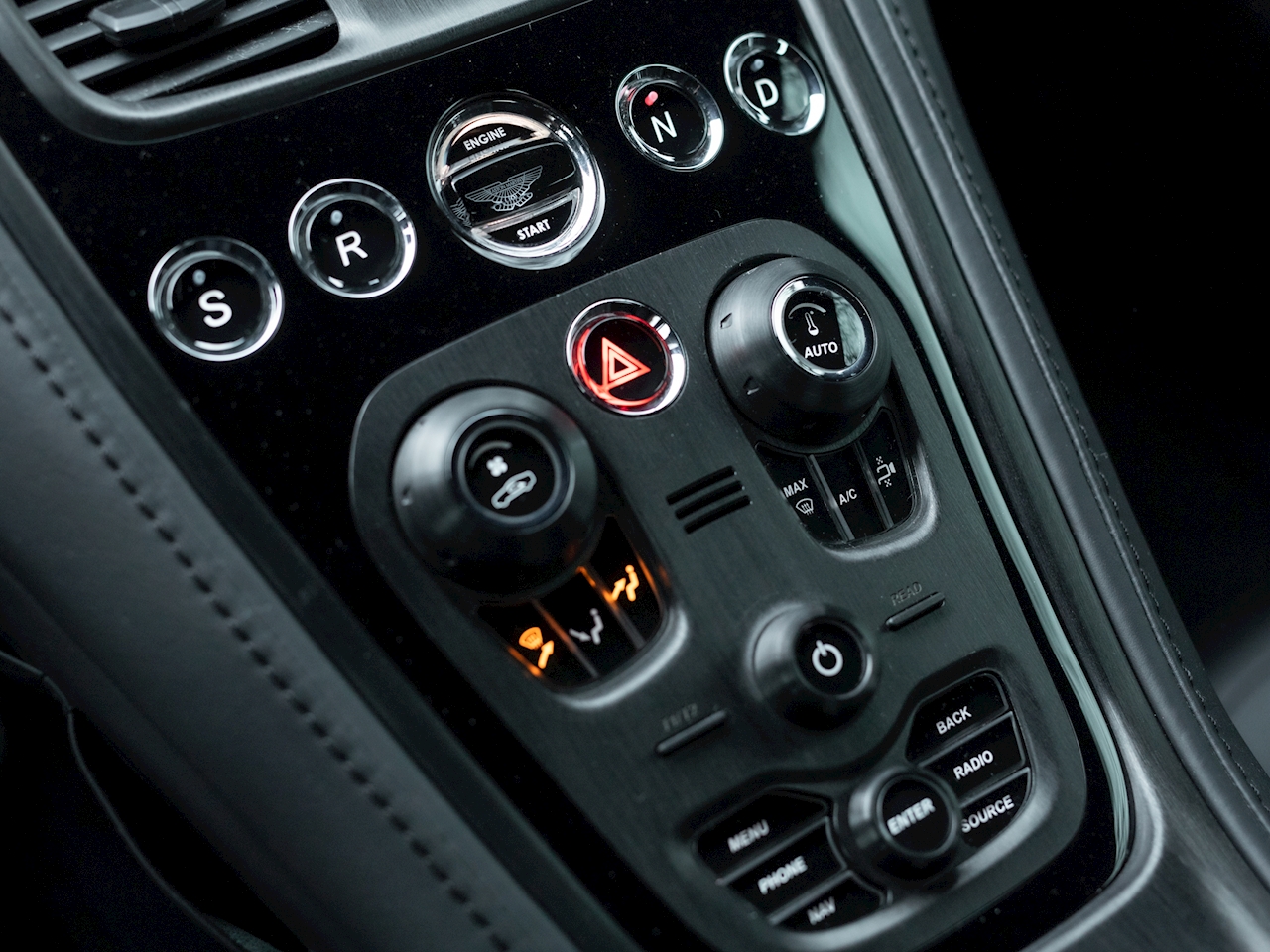 2011 Aston Martin ONE-77, 5/8