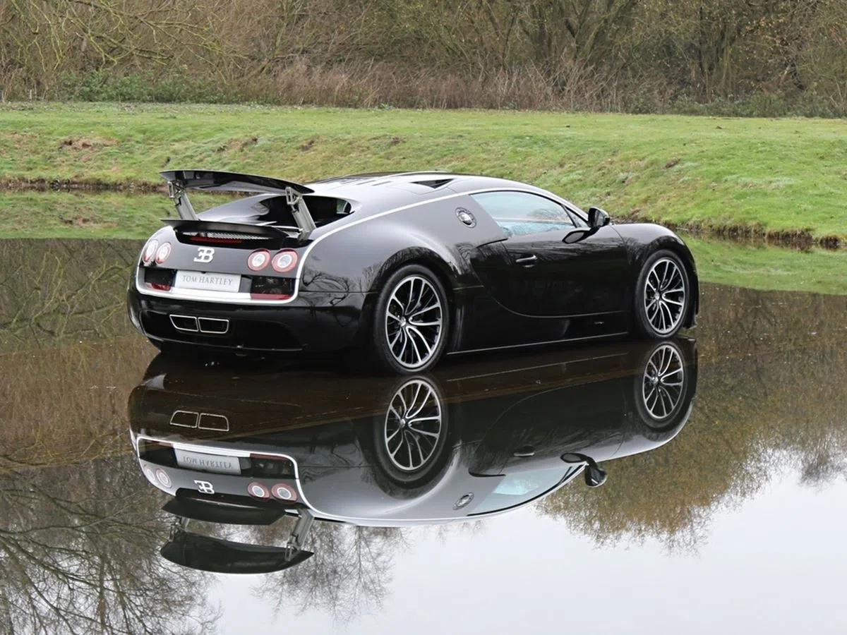 2011 Bugatti Veyron Supersport for sale, exterior, Black & Exposed Carbon
