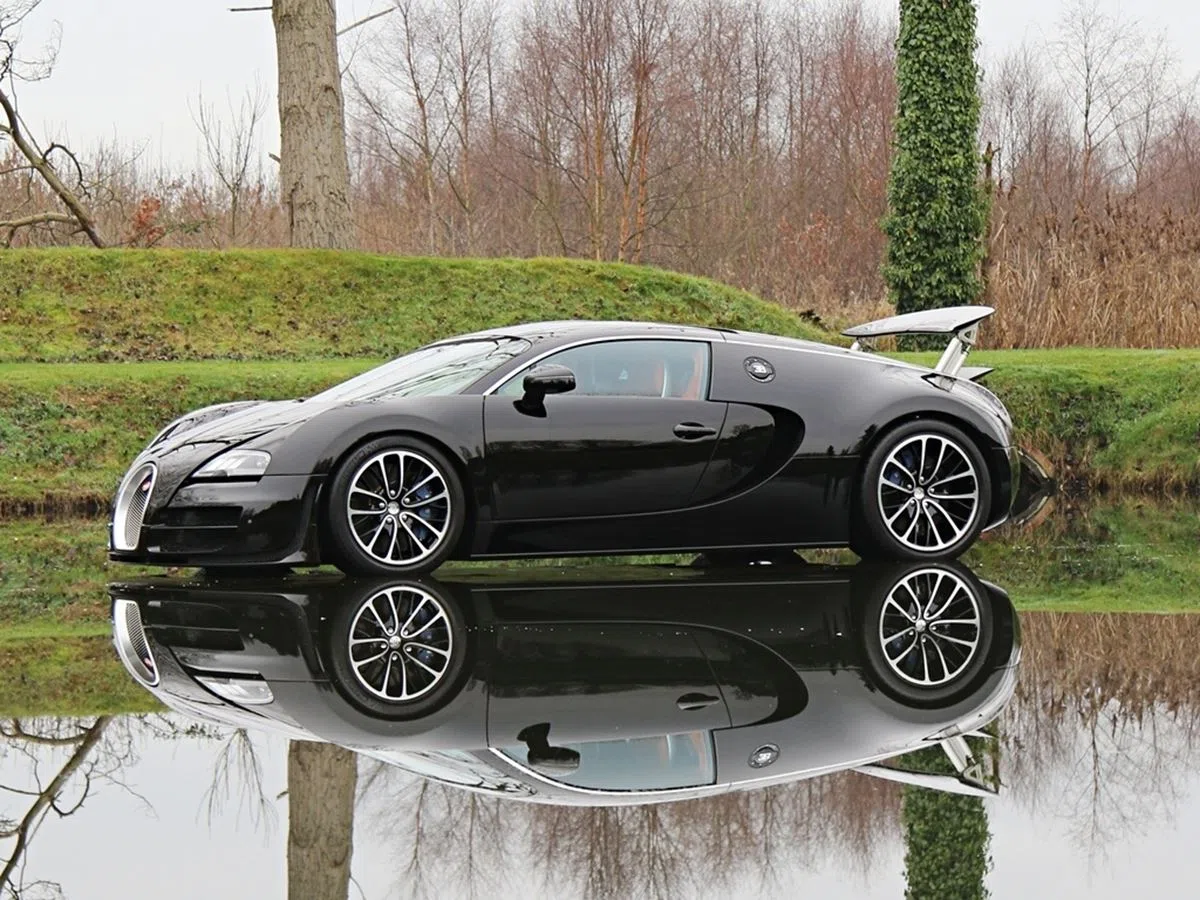 2011 Bugatti Veyron Supersport for sale, exterior, Black & Exposed Carbon