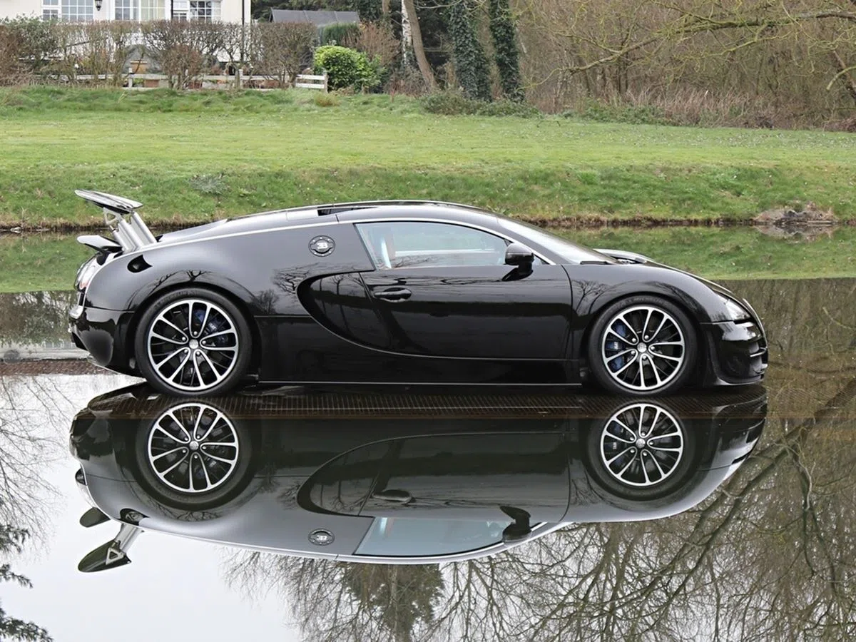 2011 Bugatti Veyron Supersport for sale, exterior, Black & Exposed Carbon