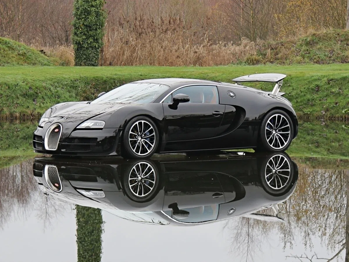 2011 Bugatti Veyron Supersport for sale, exterior, Black & Exposed Carbon