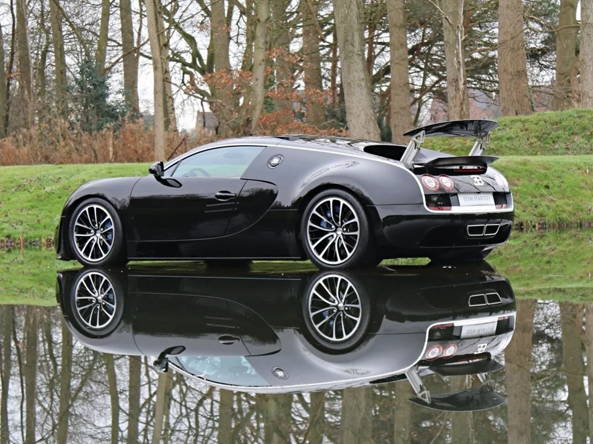 2011 Bugatti Veyron Supersport for sale, exterior, Black & Exposed Carbon
