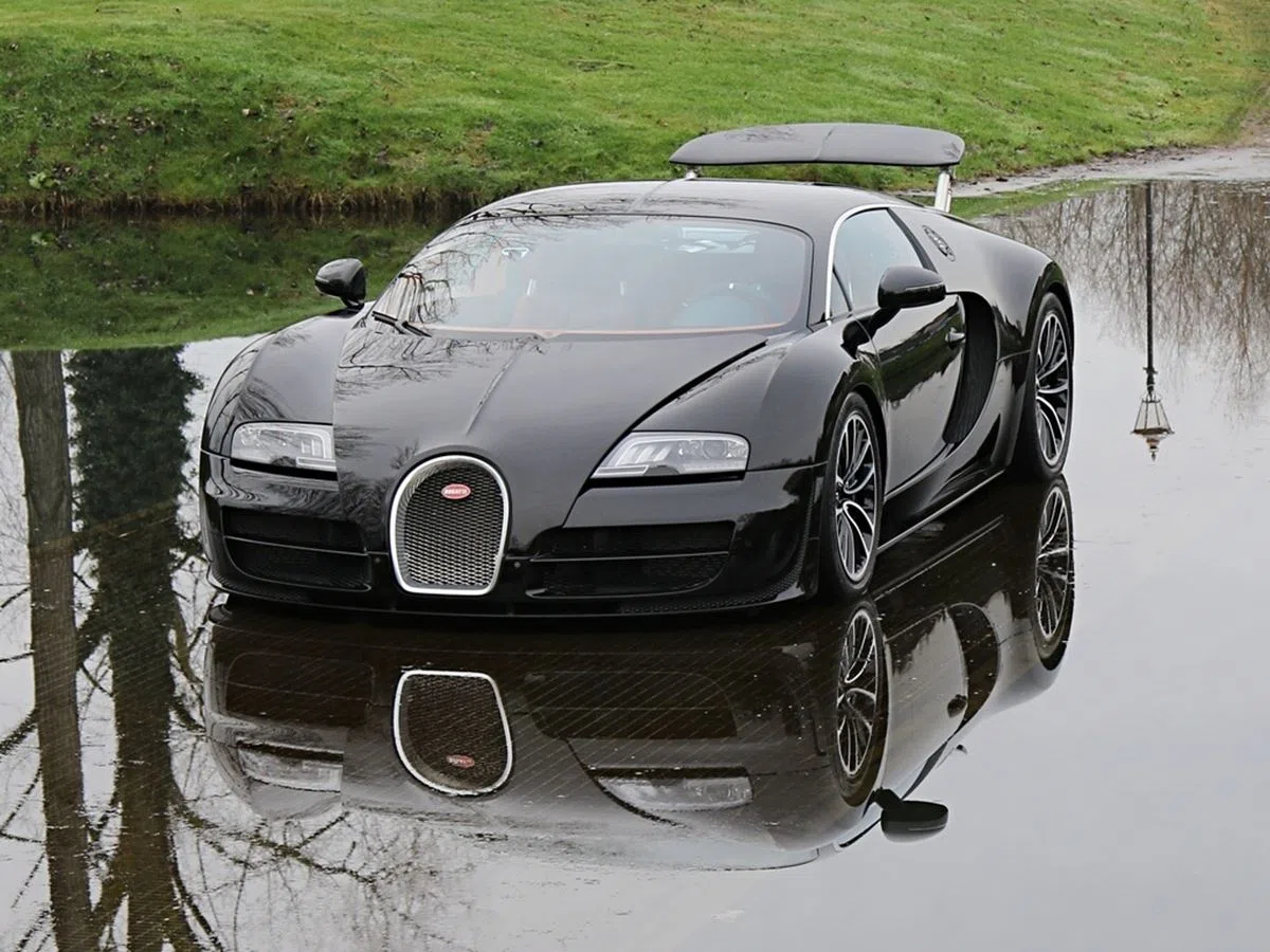 2011 Bugatti Veyron Supersport for sale, exterior, Black & Exposed Carbon