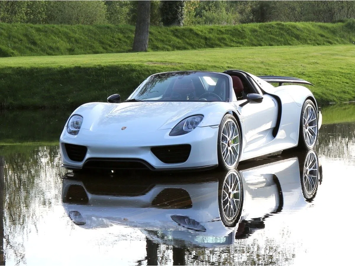 2014 Porsche 918 Spyder Weissach Package