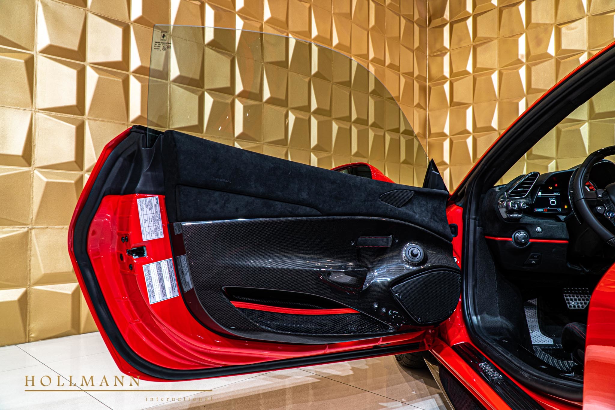 2020 Ferrari 488 Pista, 2/20