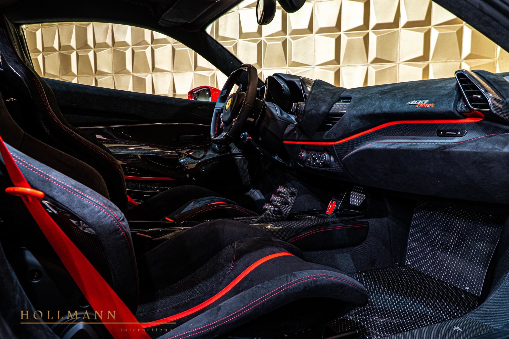 2020 Ferrari 488 Pista, 13/20