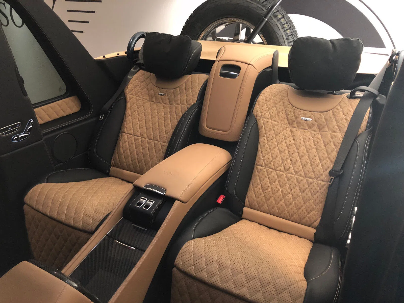2018 Mercedes-Maybach G650 Landaulet - 1 of 99 interior, seats, Vollleder, Beige