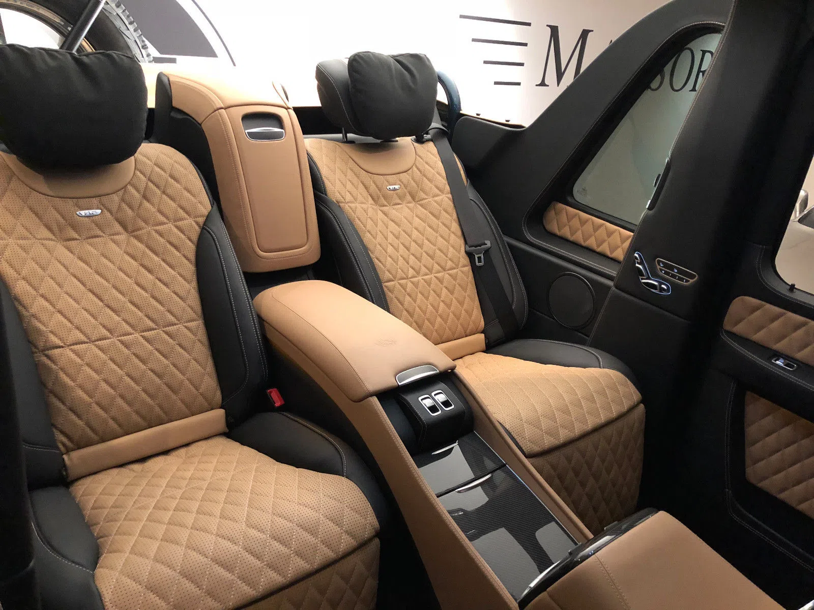 2018 Mercedes-Maybach G650 Landaulet - 1 of 99 interior, seats, Vollleder, Beige