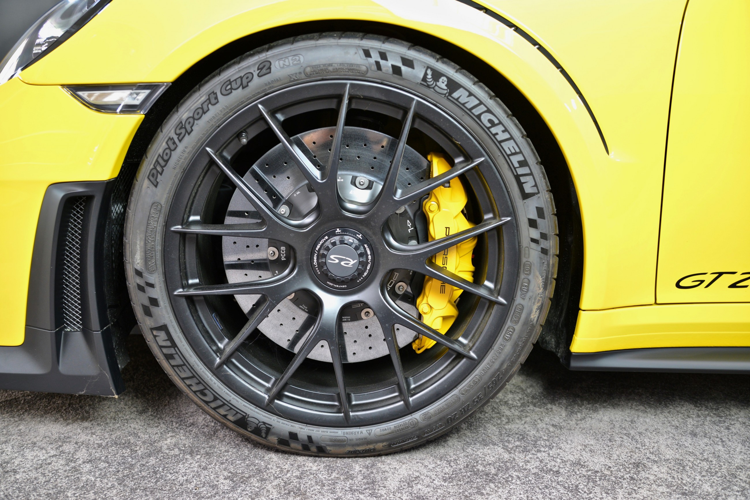 2020 Porsche 911 GT2 RS WEISSACH PACKAGE, 7/20