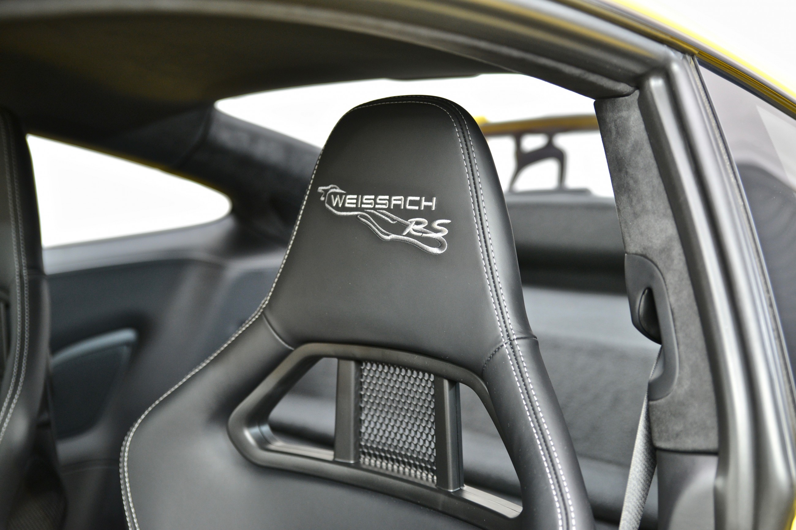 2020 Porsche 911 GT2 RS WEISSACH PACKAGE, 14/20