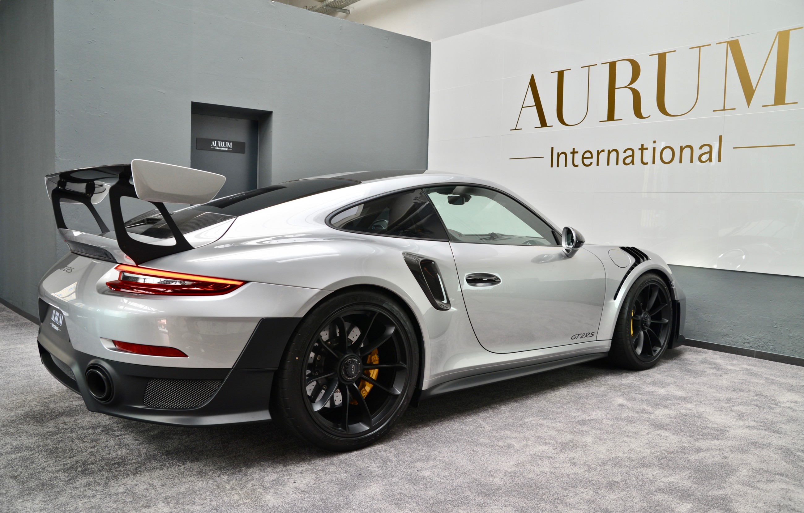 2020 Porsche 911 GT2 RS WEISSACH PACKAGE, 2/20