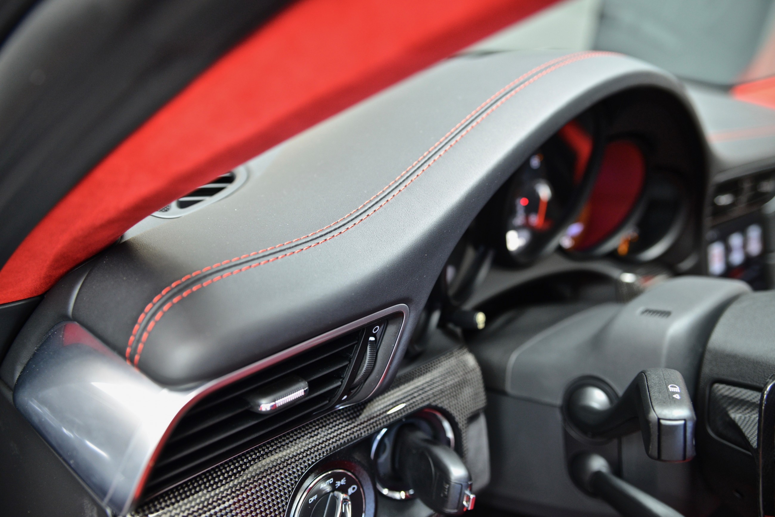 2020 Porsche 911 GT2 RS WEISSACH PACKAGE, 17/20