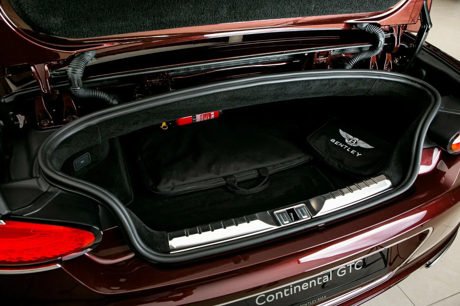 2019 Bentley Continental GTC 6.0 W12 1st Edition trunk
