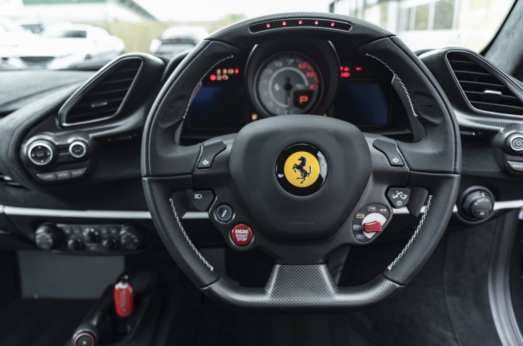 2018 FERRARI 488 PISTA COUPE, 8/20