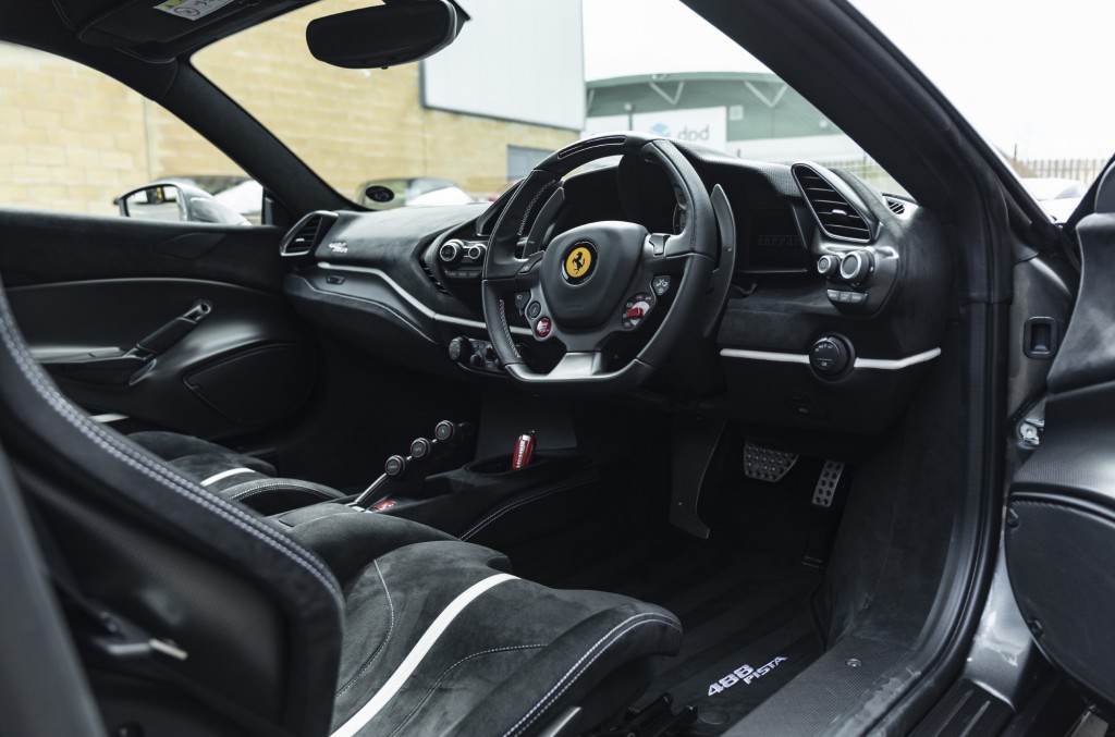2018 FERRARI 488 PISTA COUPE, 13/20