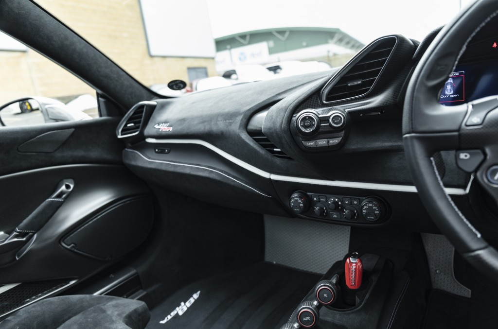 2018 FERRARI 488 PISTA COUPE, 18/20
