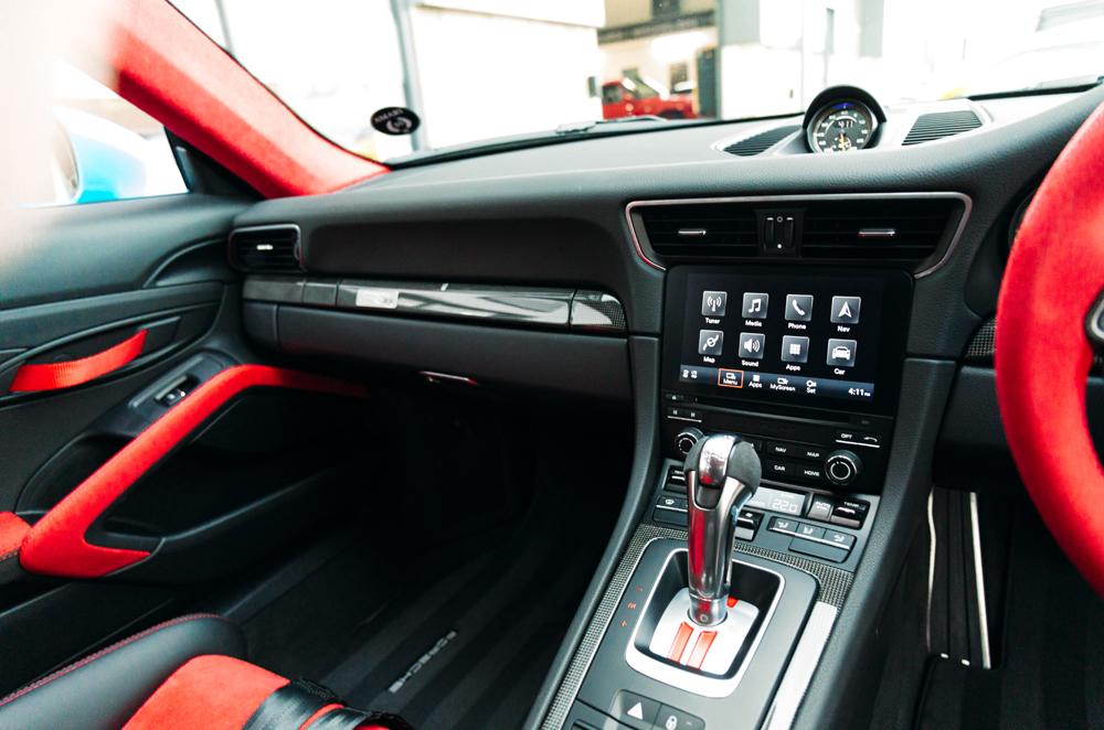 2018 Porsche 911 GT2 RS WEISSACH PACKAGE, 17/20