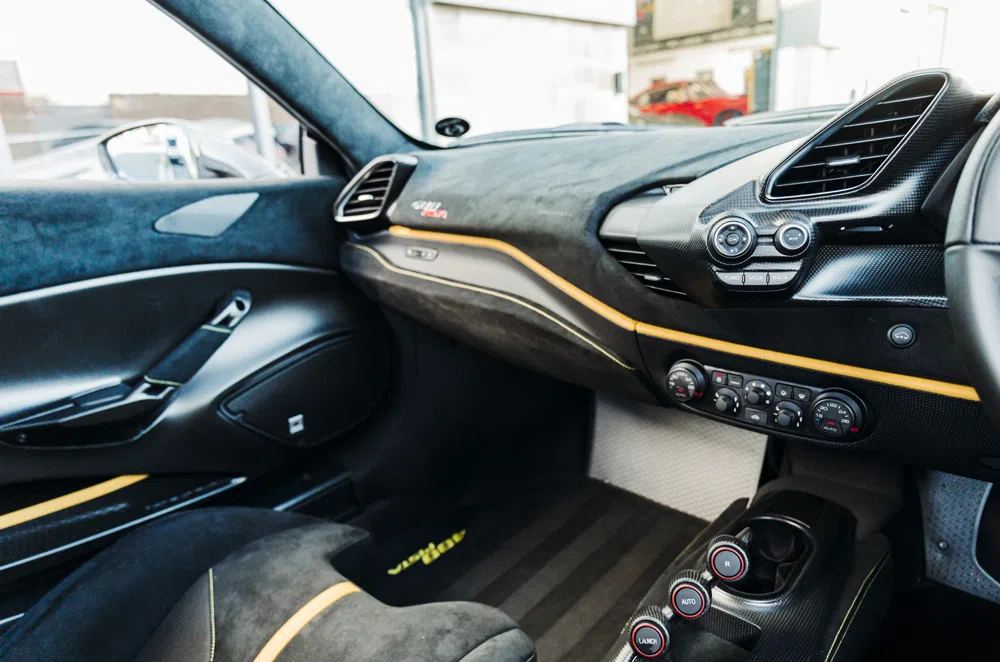 2019 Ferrari 488 Pista interior, Black