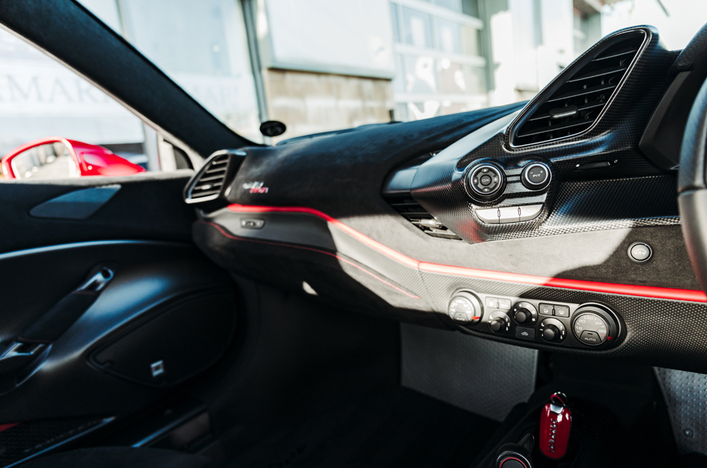 2019 Ferrari 488 Pista, 16/19