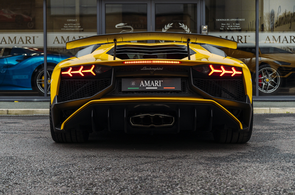 2016 LAMBORGHINI AVENTADOR 750-4 SUPERVELOCE, 5/19