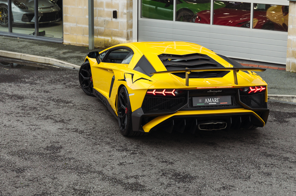 2016 LAMBORGHINI AVENTADOR 750-4 SUPERVELOCE, 11/19
