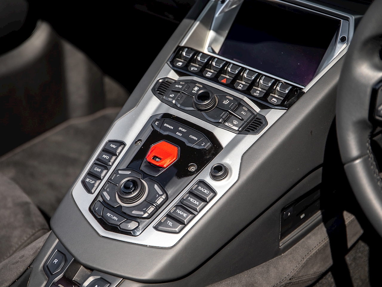2018 Lamborghini Aventador S LP740-4 Roadster, 17/20
