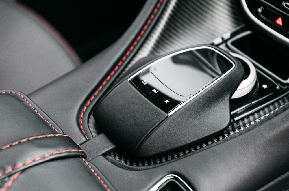 2019 ASTON MARTIN DBS SUPERLEGGERA, 27/28