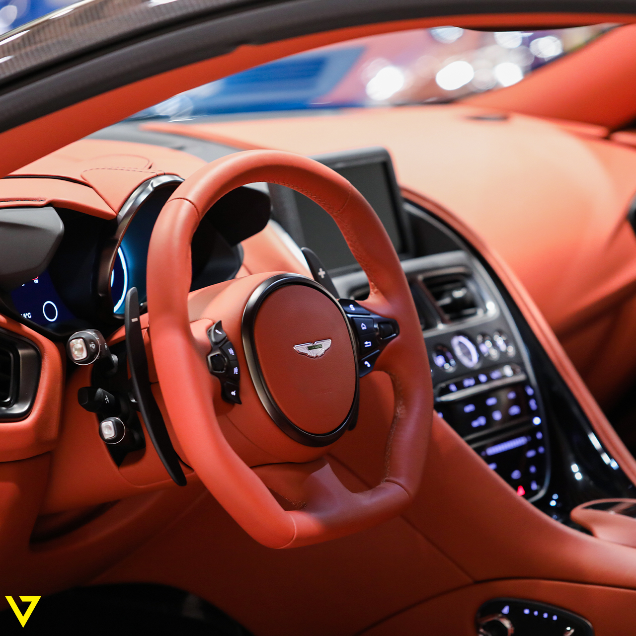 2019 Aston Martin DBS Superleggera, 2/14