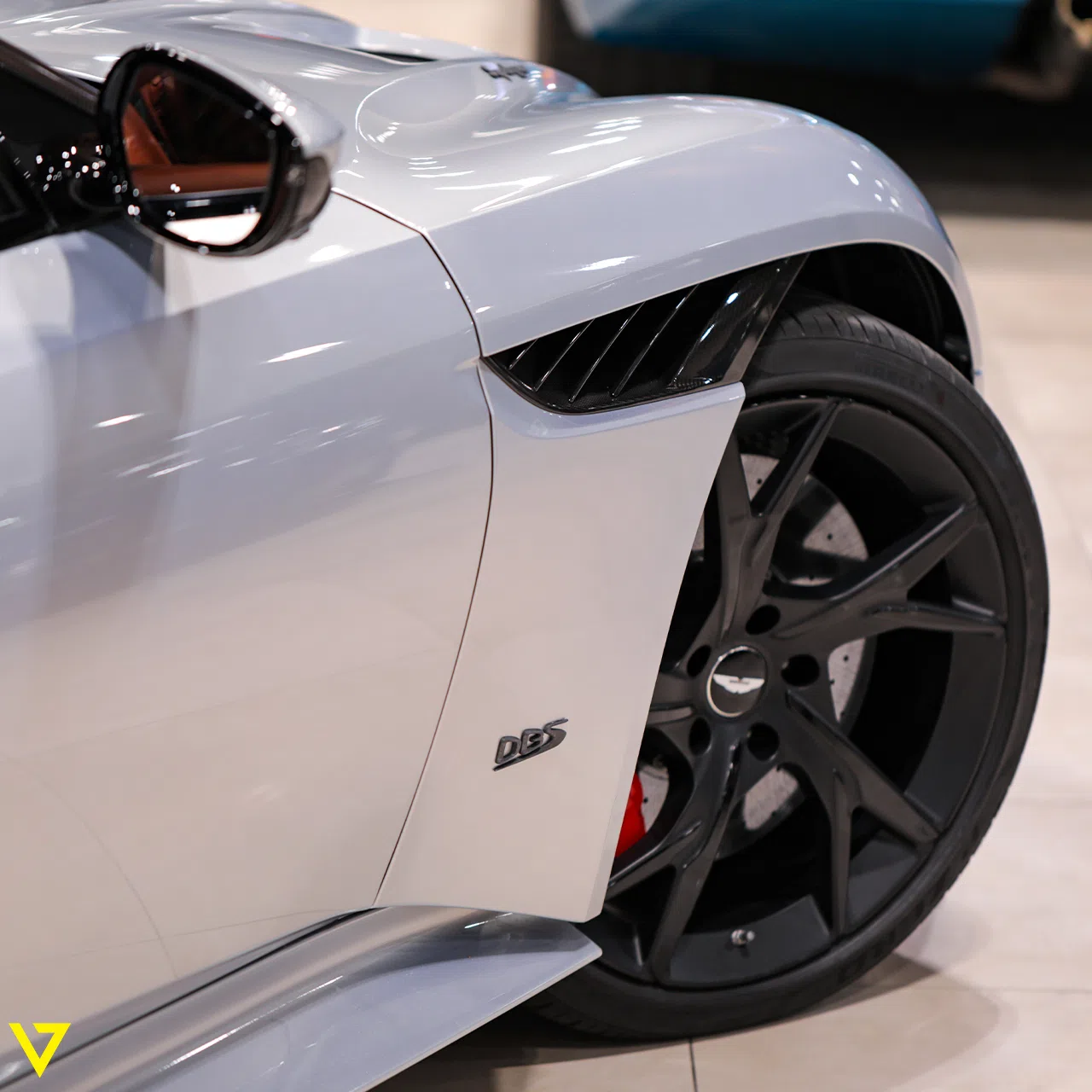 2019 Aston Martin DBS Superleggera, 10/14