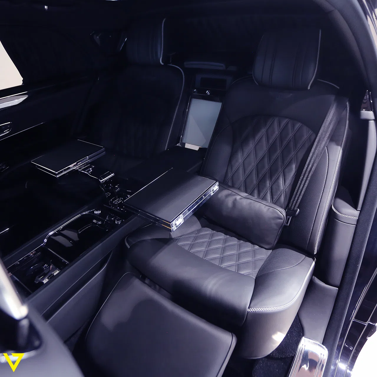 2017 Bentley Mulsanne interior, seats, Leather Black