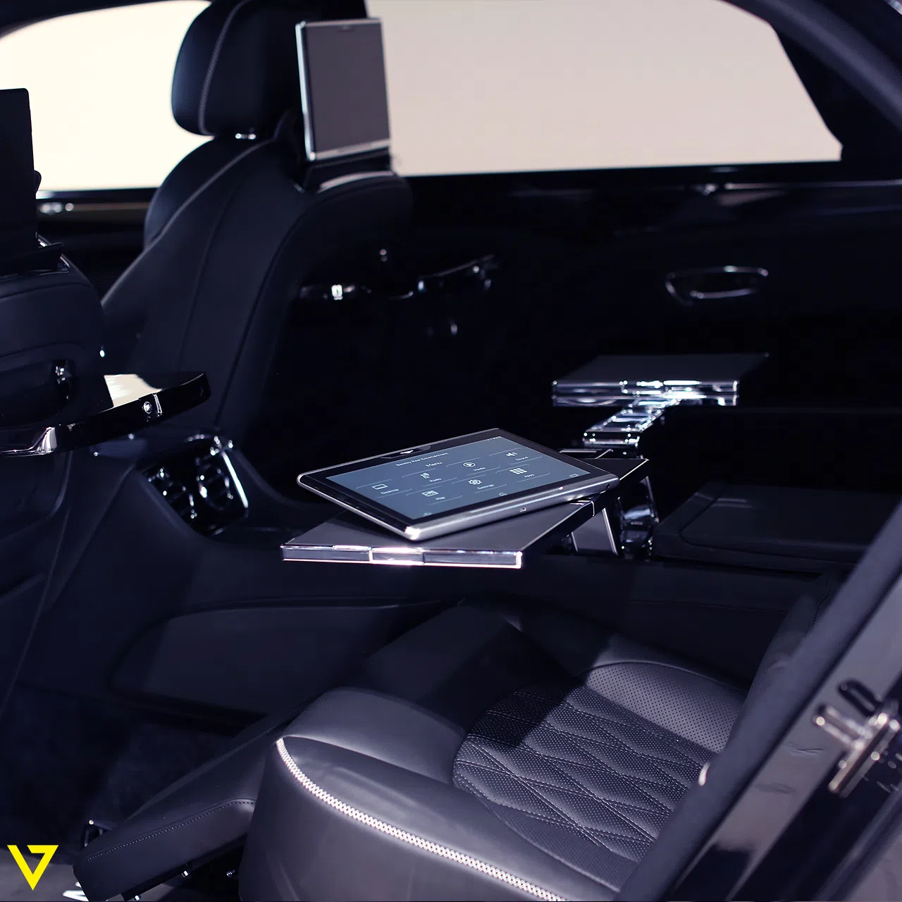 2017 Bentley Mulsanne interior, Leather Black